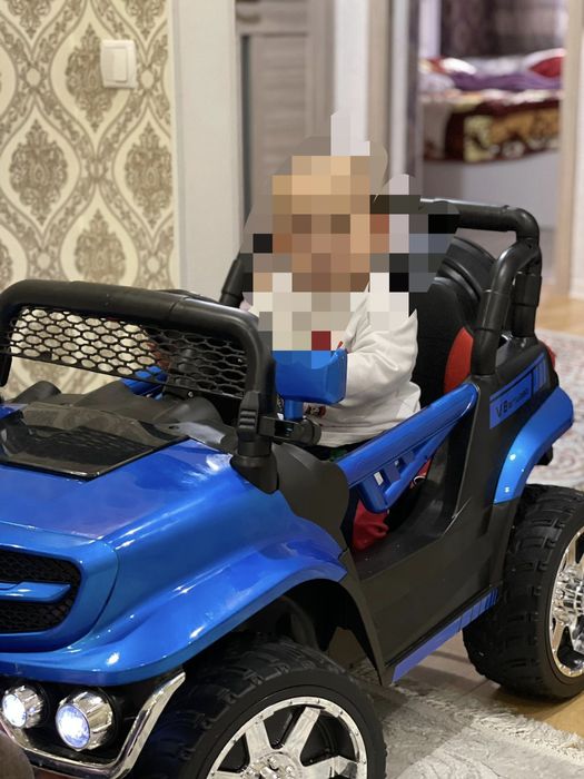 Продам детскую машину