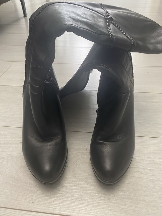 Демисезонные сапоги на каблуке