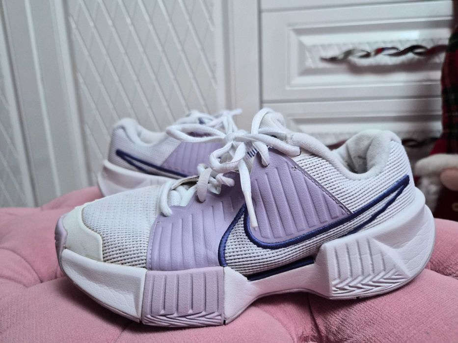 Продавам спортни обувки