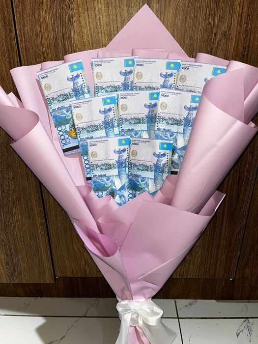 Набор букет из денег тенге розы