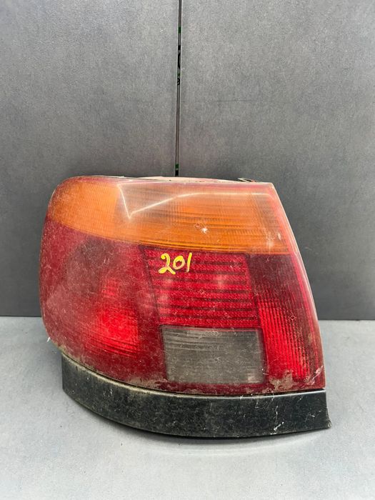 Lampa / Tripla stop stanga pe aripa Audi A4 1998 1.9 TDI MT (90 hp)
