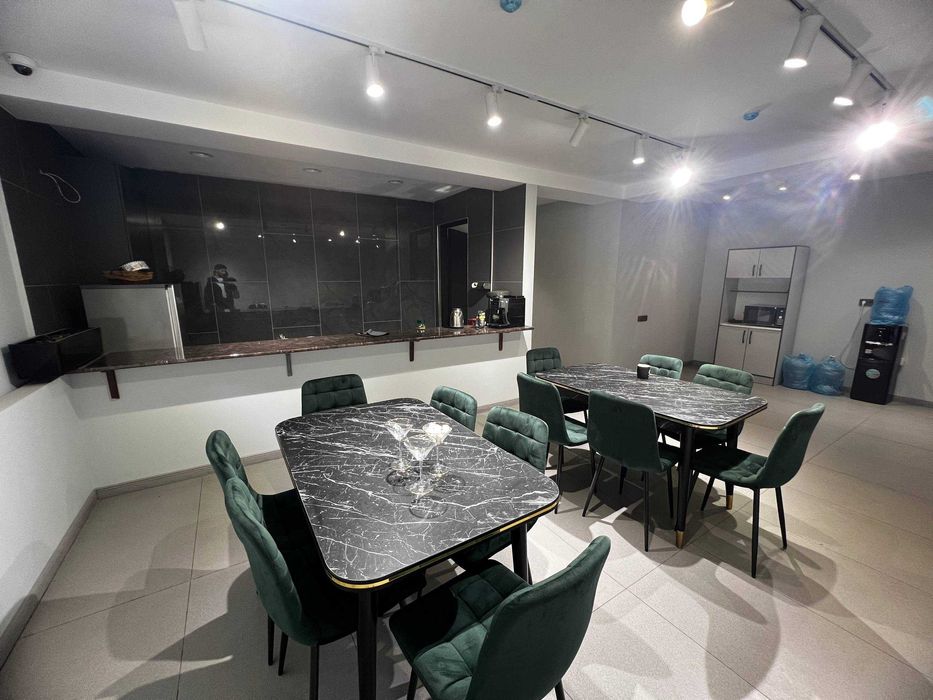 Современный офис с санузлами в каждом кабинете — 334 м² по 19$/м² (55)