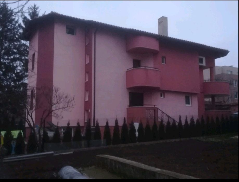 Продава се Къща в Банкя - 450 кв.м за 3112 €/кв.м - Снимка #1