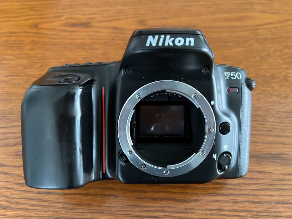 Nikon F50. Aparat foto cu Film-Perfect Functional-Fotografie analogica