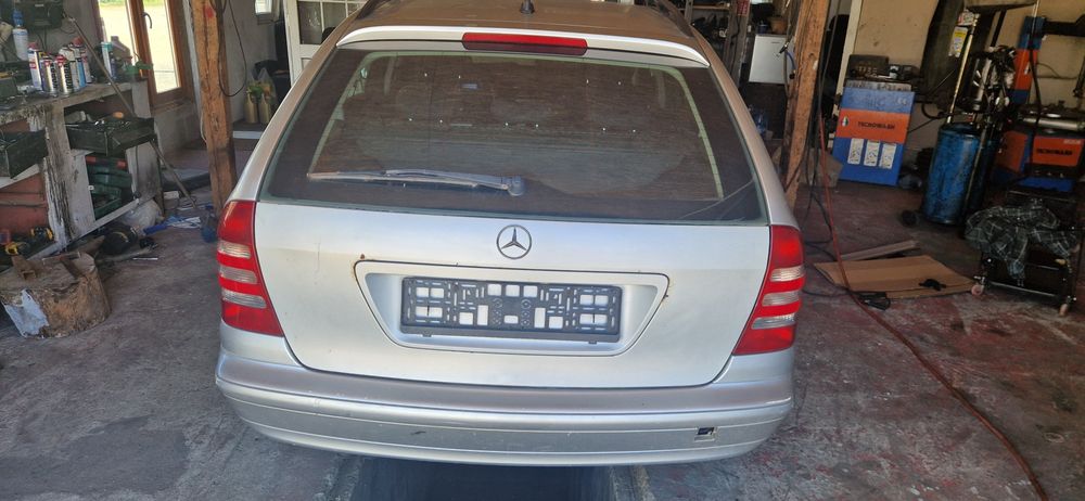 Vând motor mercedes 2.2