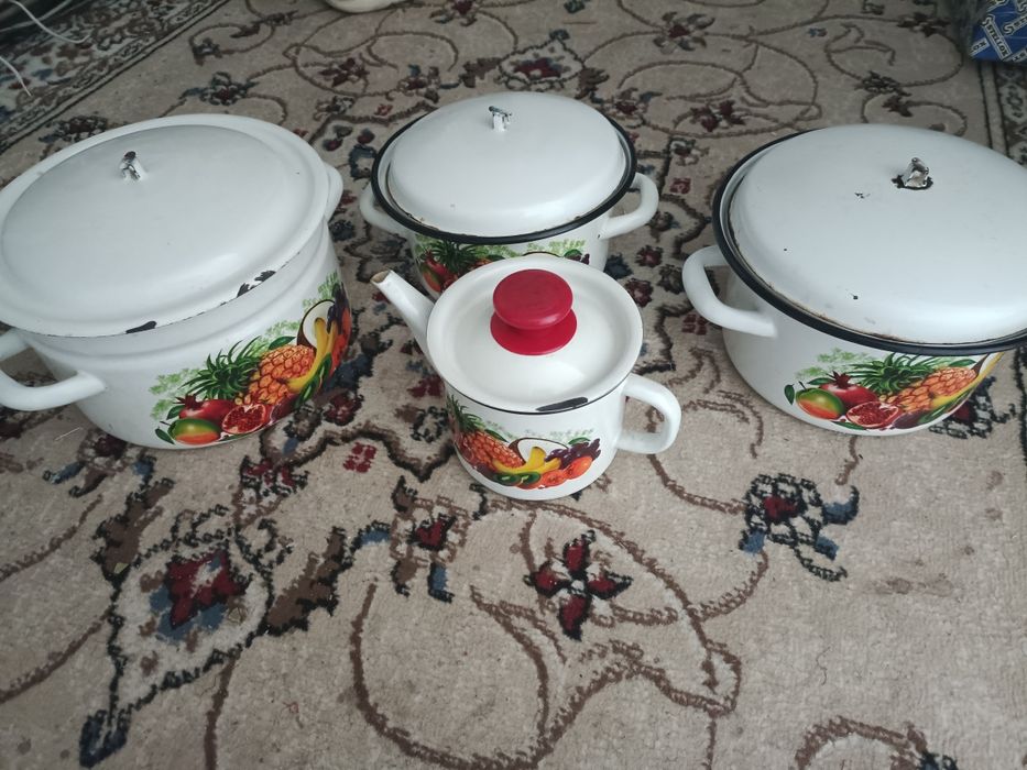 Продам кастрюли (эмаль)