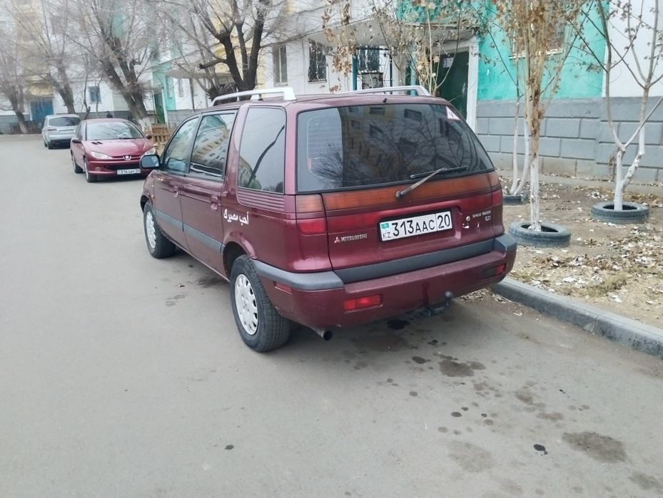 Мицубиси Спейс вагон