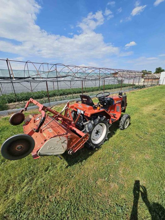 Трактор Yanmar F15D