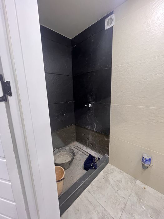 Ц-5, 2/4/4, напротив финансового института.