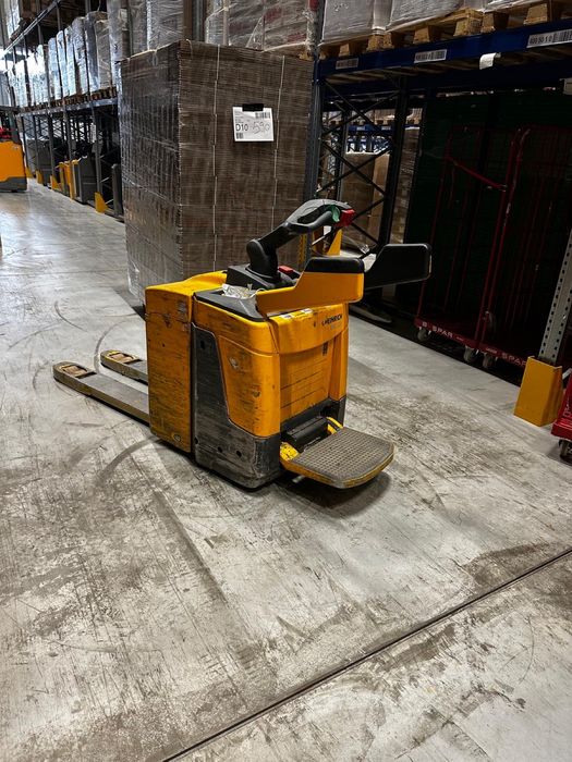 Motostivuitoare Electrice Jungheinrich – ECE 220 / ERC 212 / ERE 225