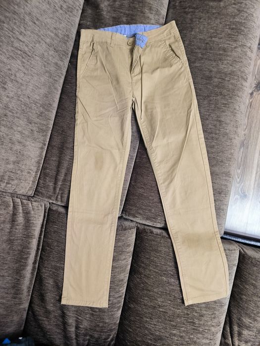 Джинсы и брюки на мальчика, продам