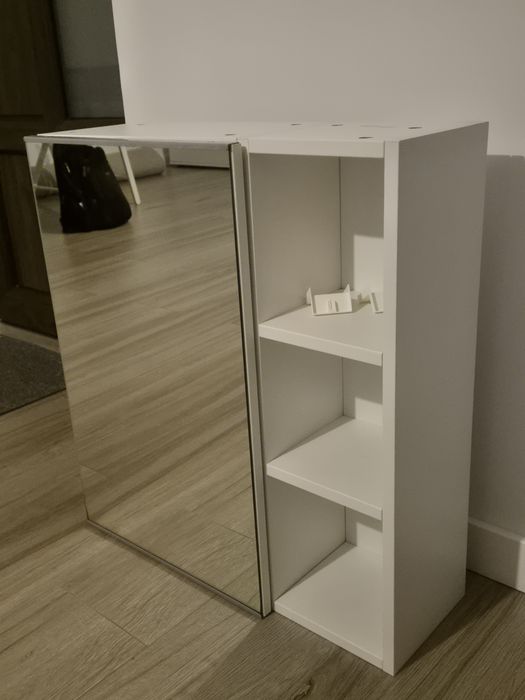 Dulăpior cu oglinda baie model Ikea stare impecabila