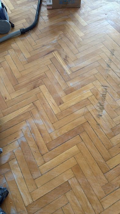 Raschetam chituim lăcuim parchet lemn masiv