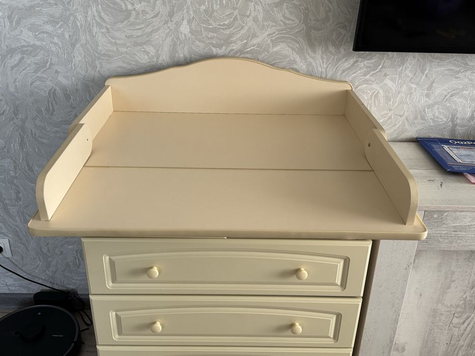 Комод-пеленальный стол .