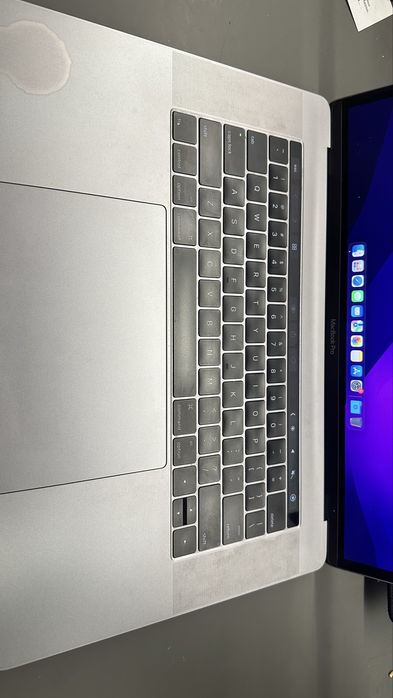 MacBook Pro 2016 16’ I7 Touchbar 512SSD 16GB RAM
