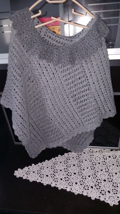 Poncho tricotat acril