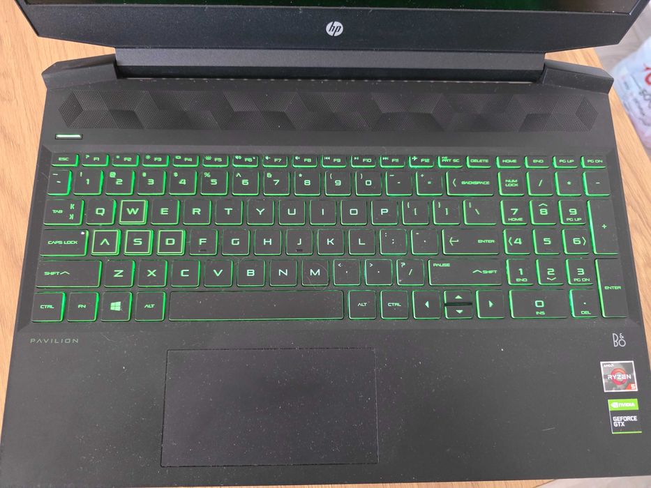 Геймърски лаптоп hp pavilion 15,6 инча