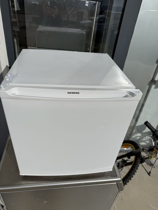 Мини - Малък Фризер Сименс 52см