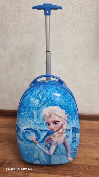 Чемодан детский новый