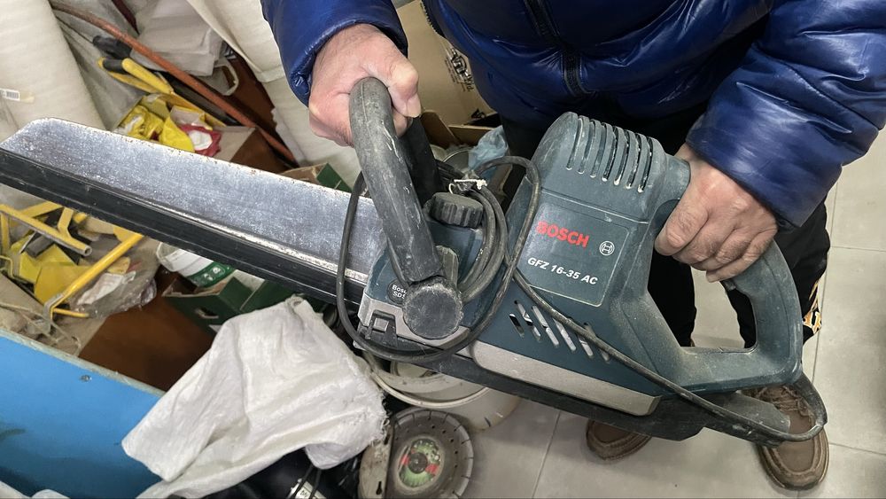 Електрически трион Bosch GFZ 16-35 AC в перфектно техническо състояние