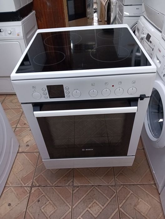 Свободно стояща печка с керамичен плот Бош Bosch 2 години Гаранция!