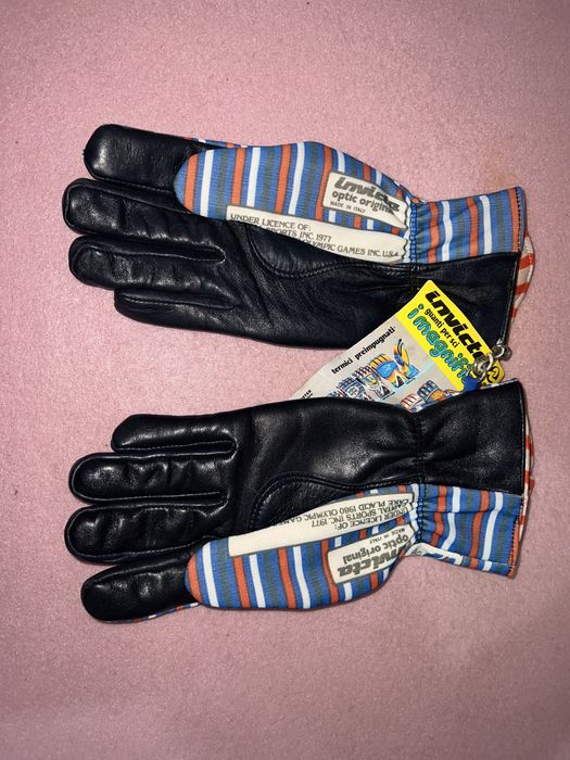 Manusi de piele cu model