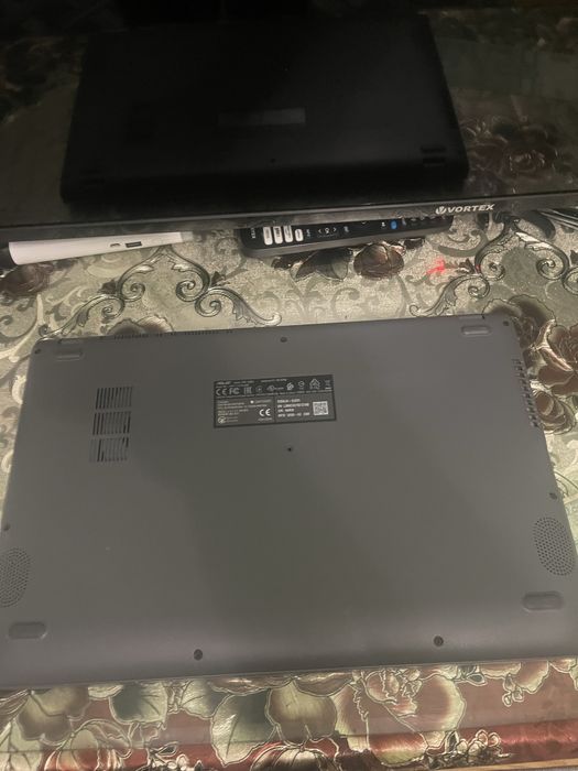 Fac schimb laptop asus 512 gb 8ram in stare buna merge tot si jocuri