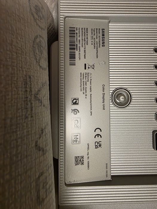 Samsung Monitor S9 ViewFinity S27C902PAU 27"5120 x 2880 5K open box