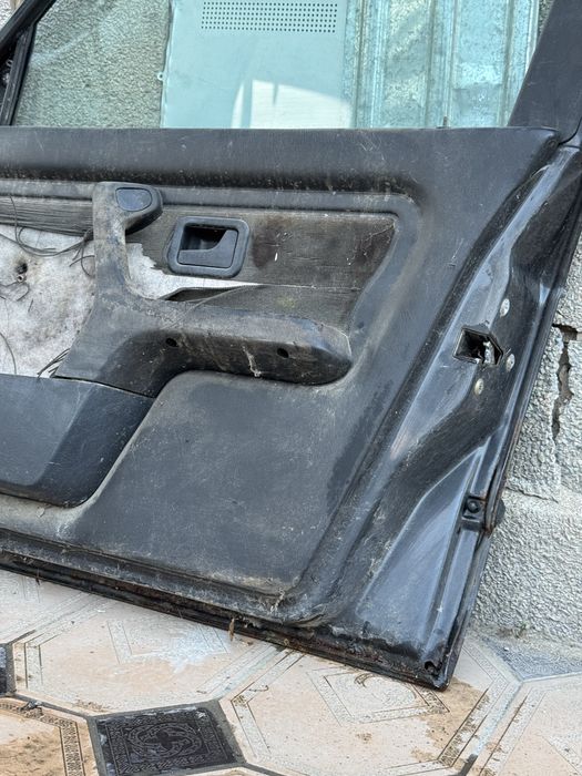 BMW E30 правая передняя дверь
