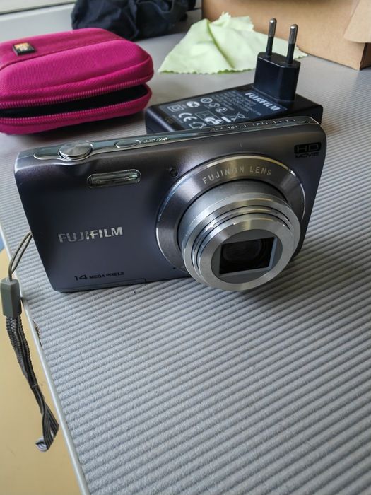 Fujifilm FinePix J Series JZ100 / JZ110 14.0MP Digital Camera - Black
