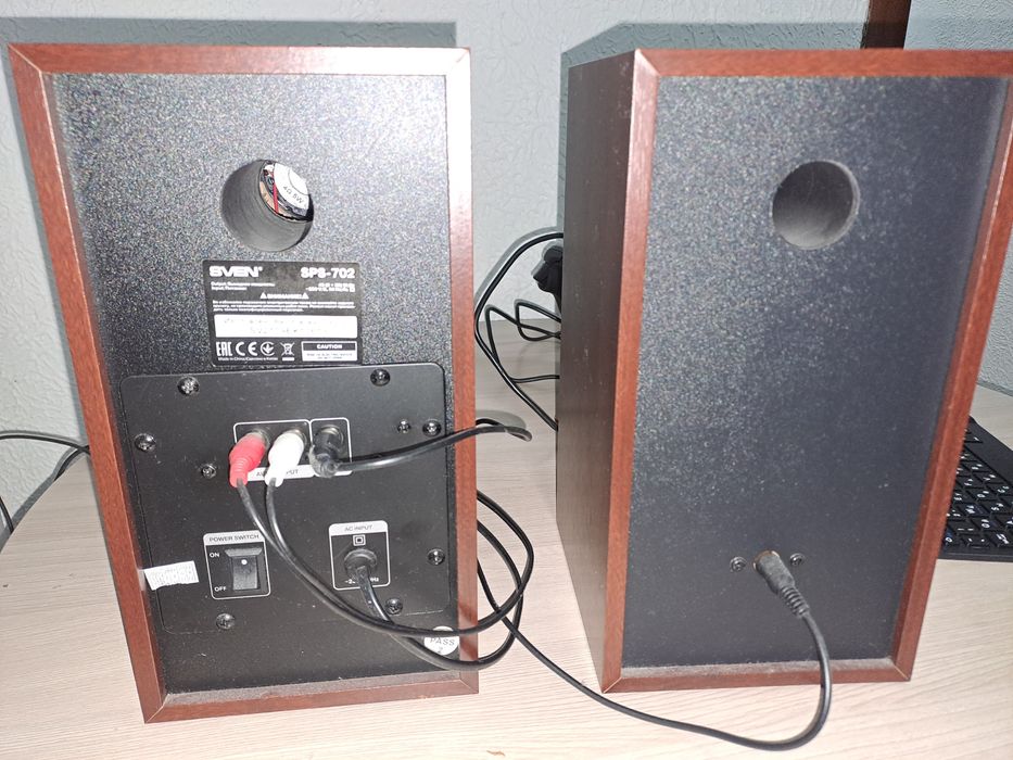 Продам колонки Sven sps 702