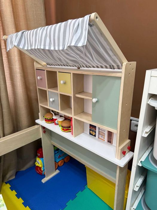 Дървен детски магазин