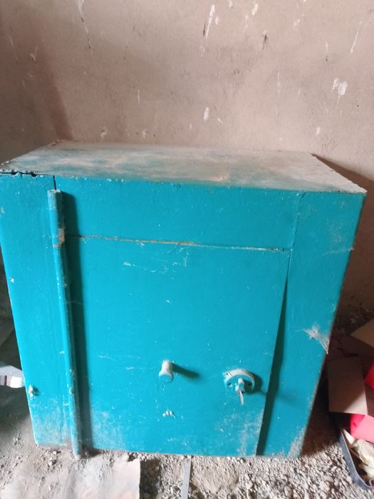 Сейф домашний железный