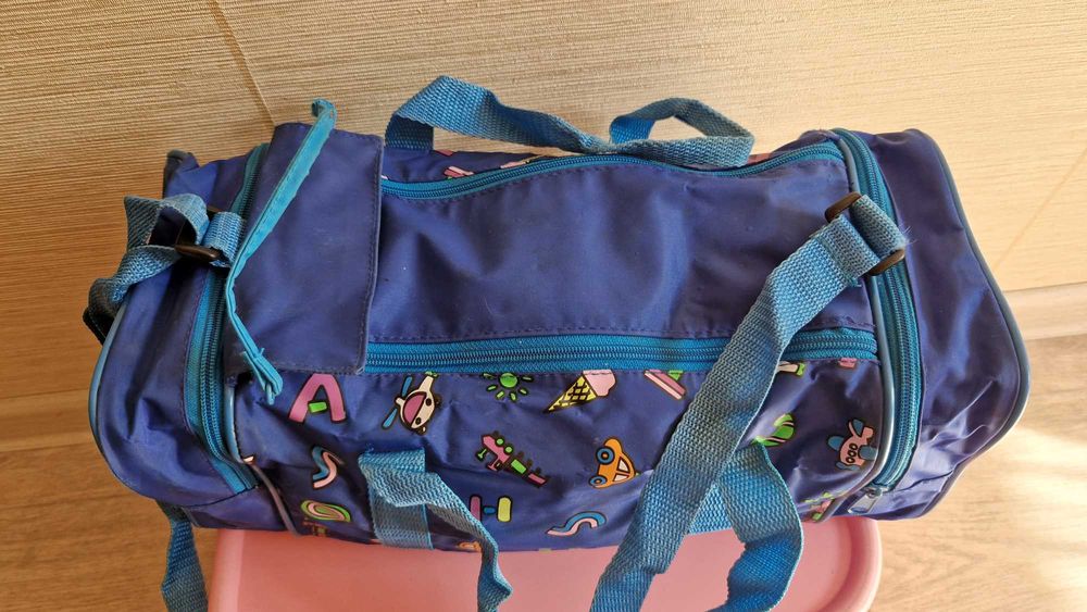 Сумка детская, вместительная, удобная