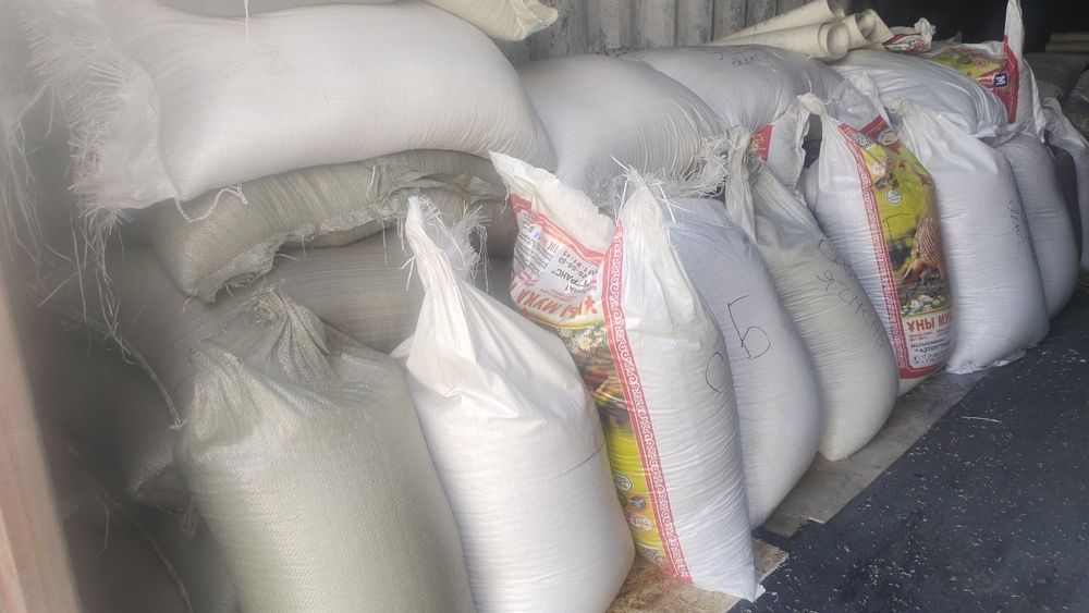 Пшеница ячмень в мешках