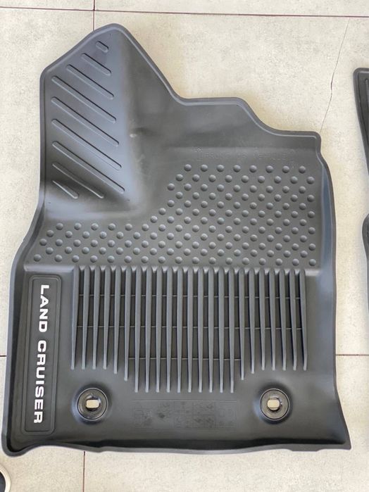 Land cruiser 300talika polik