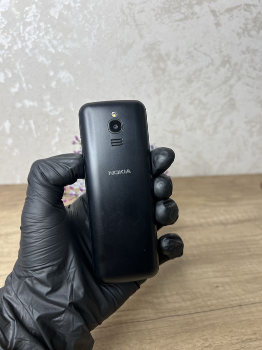 Кнопочный телефон Nokia 8110