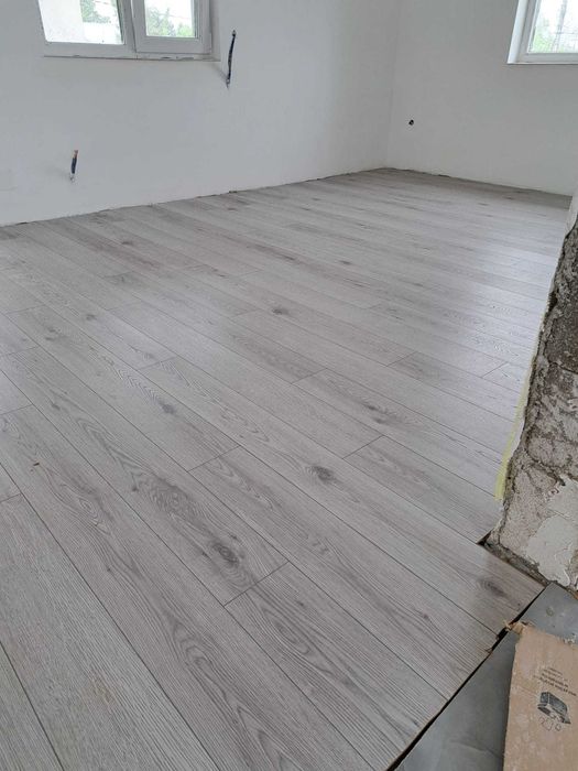 Execut lucrari de amenajari interioare si exterioare
