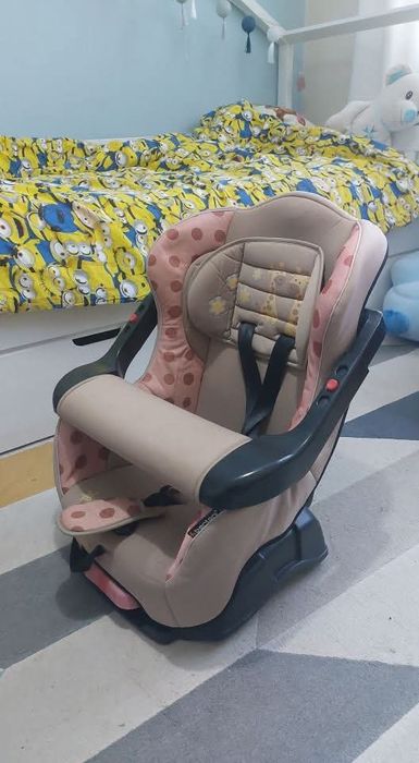 ССупер удобно столче за кола Bertoni. В отлично състояние с