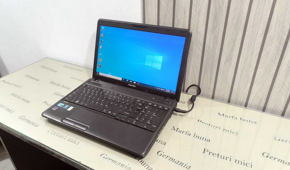 Laptop Core i3 - Toshiba Satellite C660 - functional, instalat