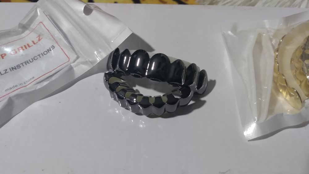 Обеци и аксесоари