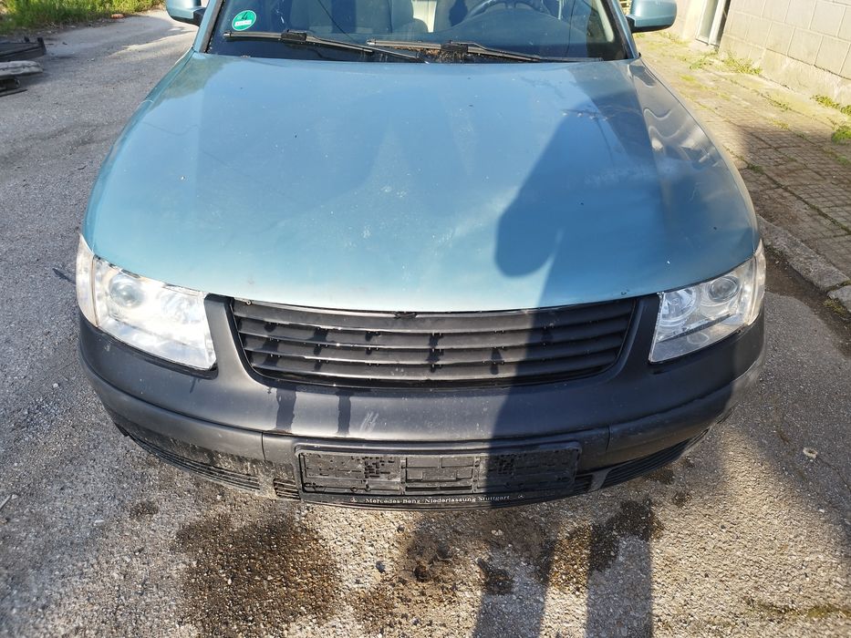 Продавам Пасат Б 5 1.6 101 На части