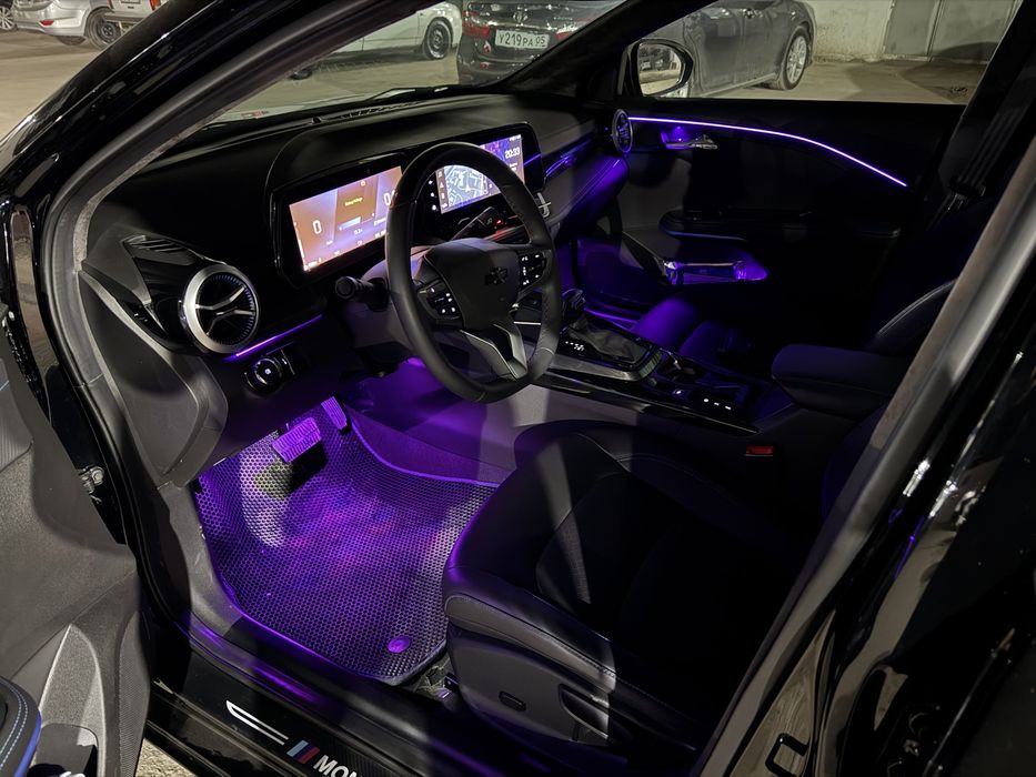 Ones ful black piano