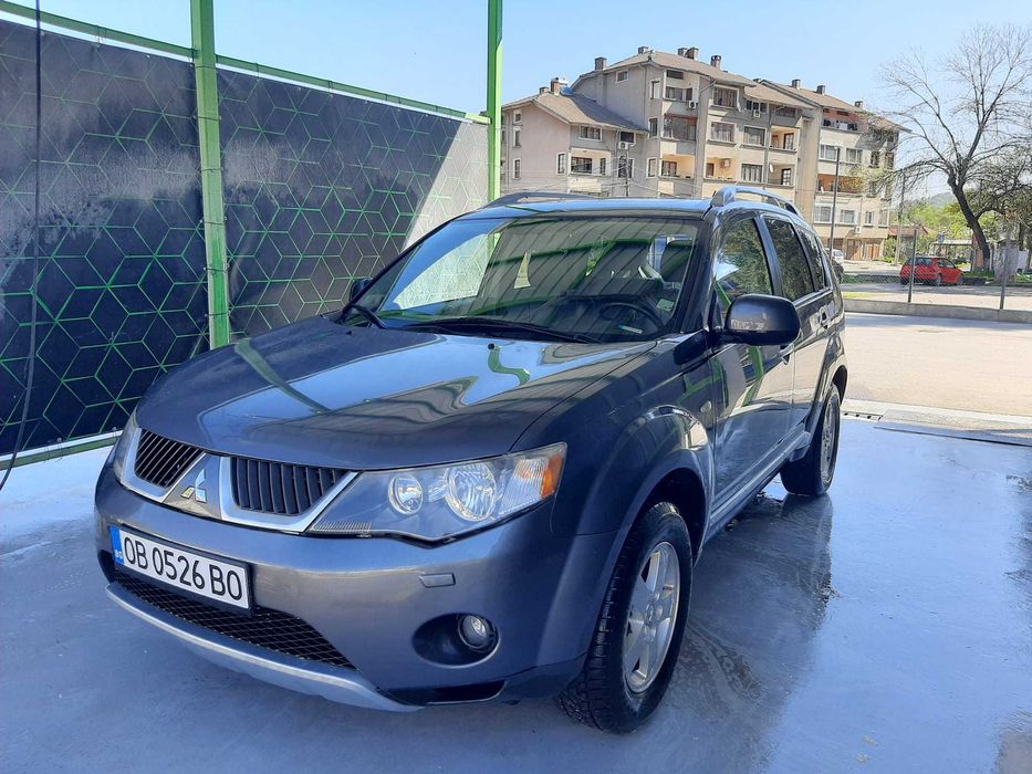 Mitsubishi aoutlander 7 места