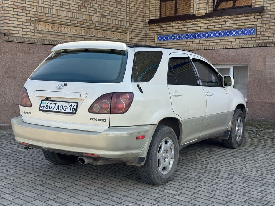 Продаю лексус рх300 lexus rx300