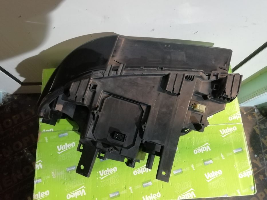 Фар Фарове за БМВ Х3 Е83 / BMW X3 E83 Dynamic-Xenon.