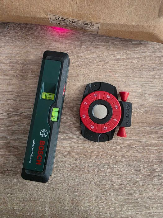 Bosch - Nivel laser UniversalWallLevel, 15 cm 0603663JZ0