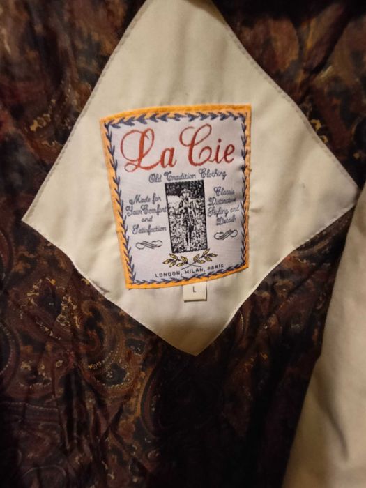 Дамски шлифер с вълнена подплата