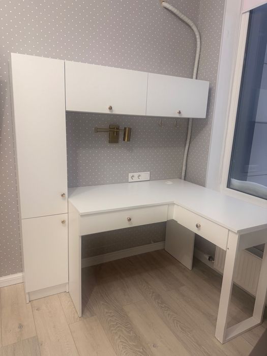 Письменный стол со шкафом