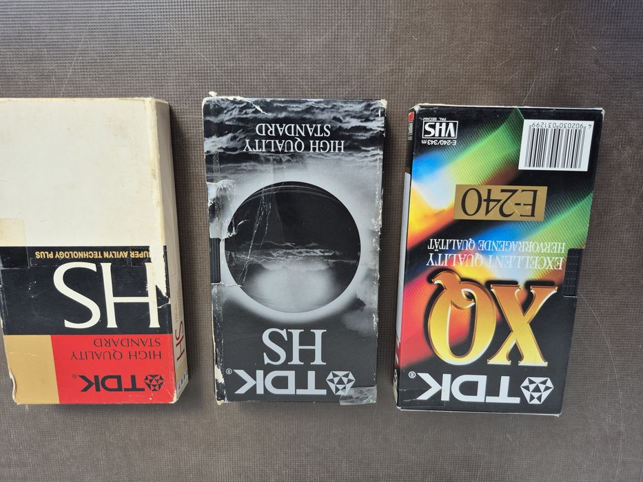Vând 19 casete video VHS originale TDK  colectie filme  diferite de 180-240 minute